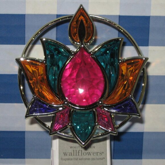 BBW White Barn Wallflowers Diwali Lotus Fragrance Nightlight Plug NEW - Picture 5 of 6